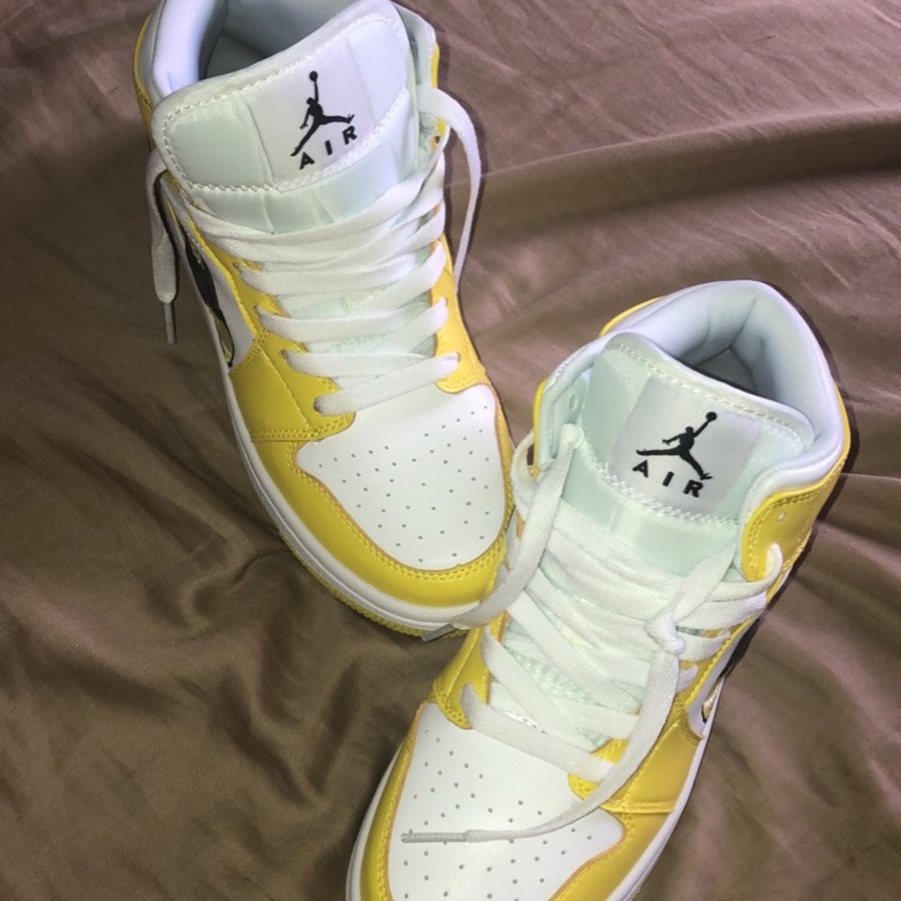 Jordan 1 mid “floral”